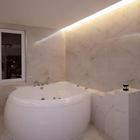 446 White Luxury Daire Shkodër