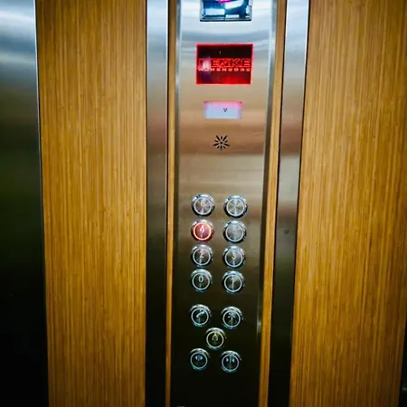 446 White Luxury Appartement