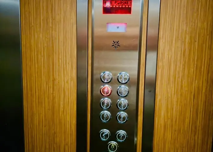 446 White Luxury Lejlighed